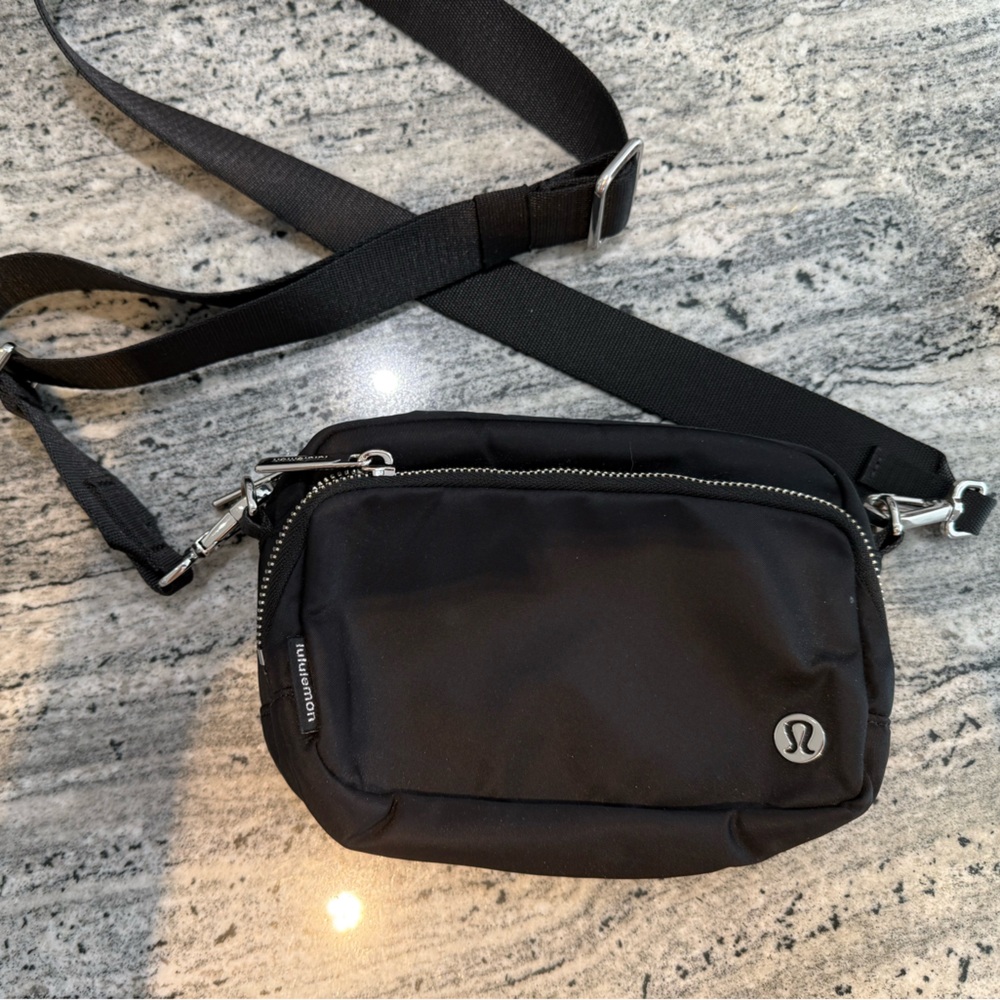 Everywhere Crossbody Bag 2L - Metal Hardware
